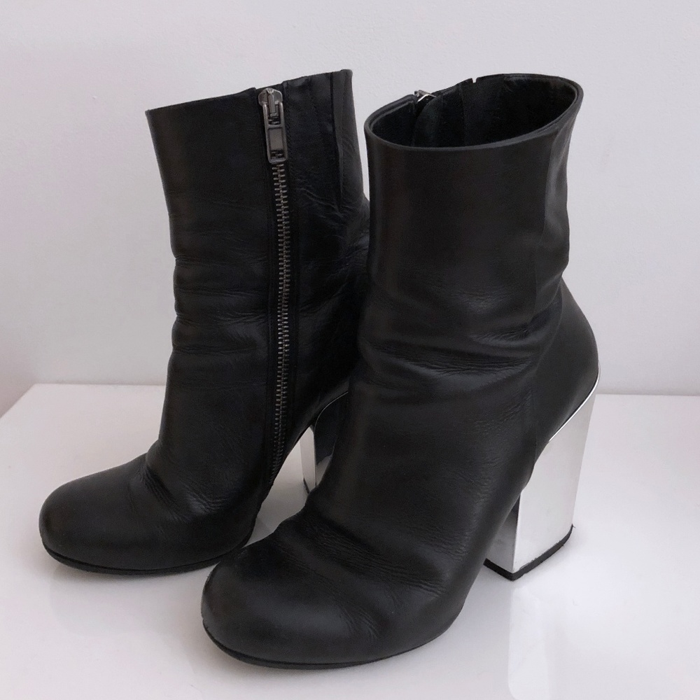 McQ Alexander McQueen Black Boots Metallic Heel
